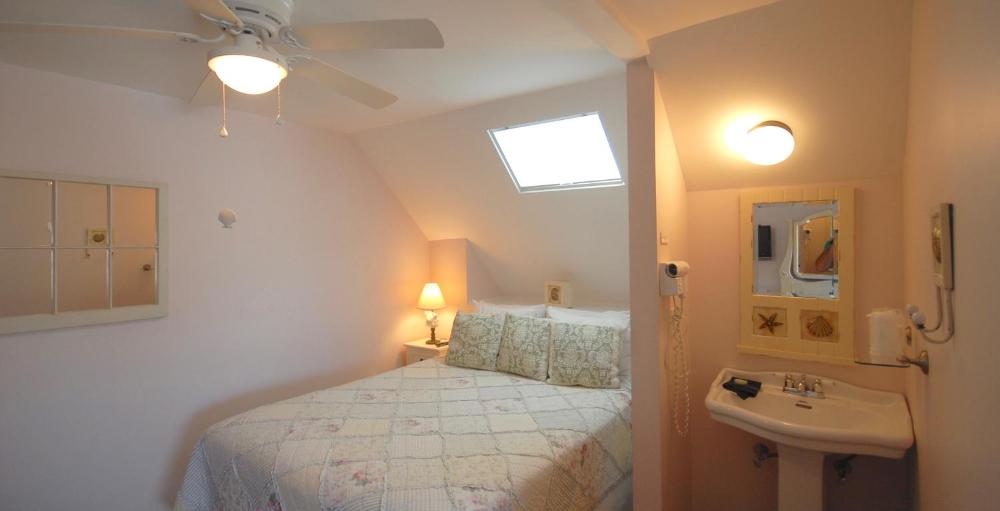 Deluxe Double Room with Bath